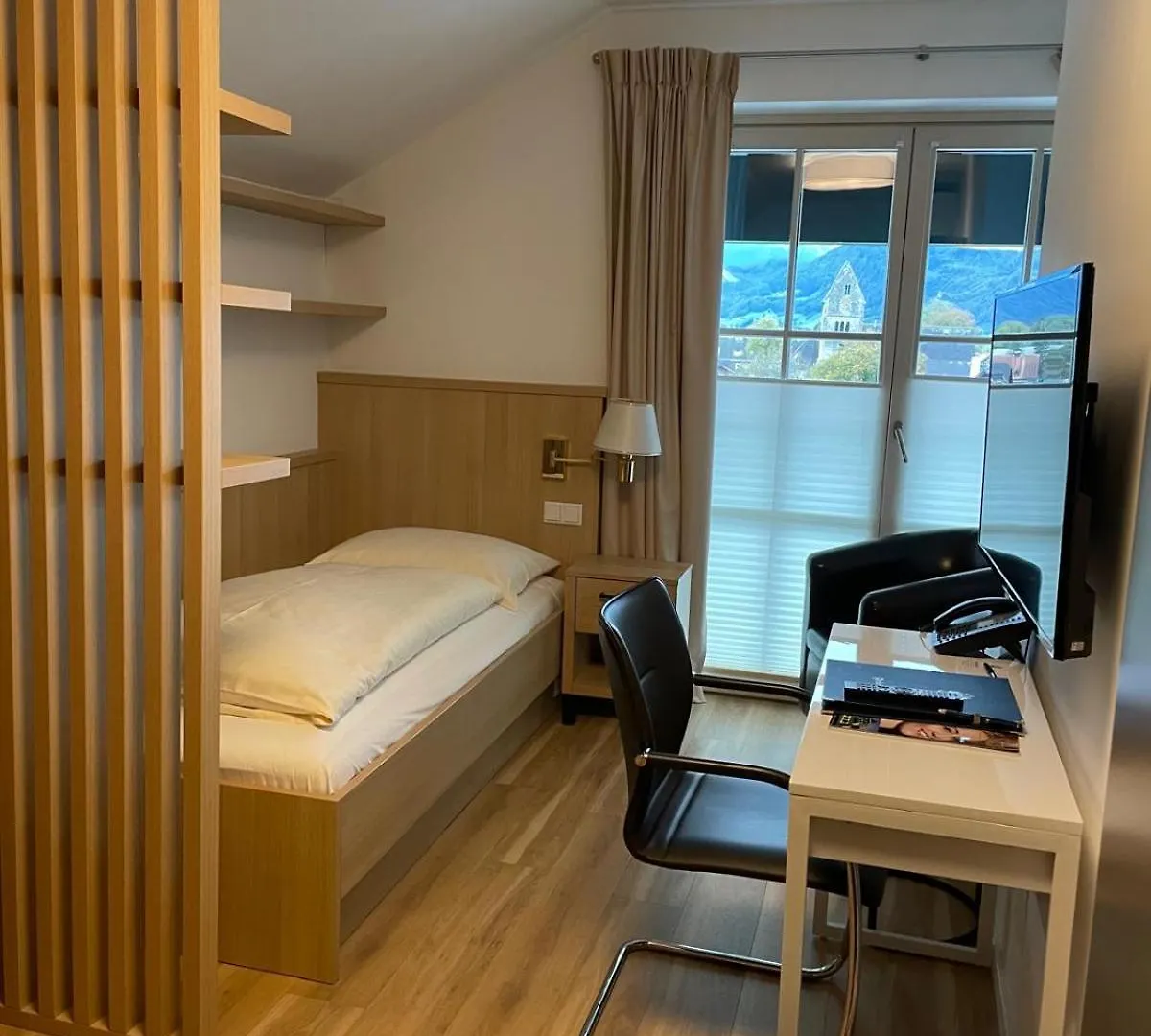 Hotel Friesacher アニフ